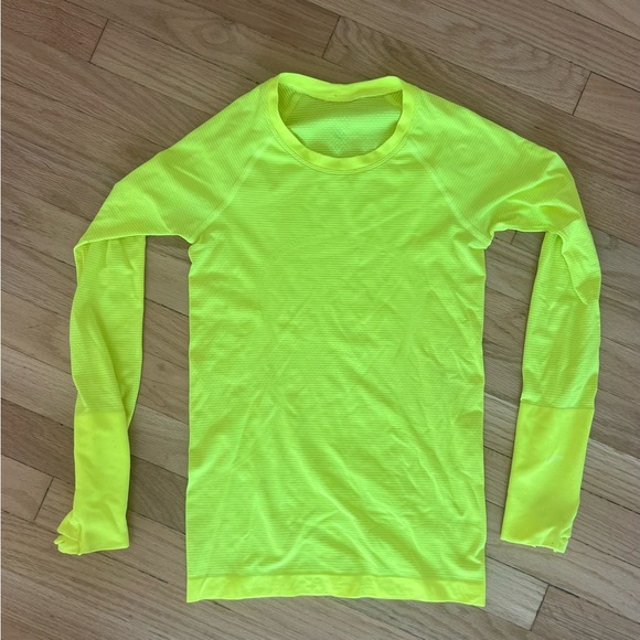Women’s lululemon Neon Yellow Long Sleeve Shirt - Picture 2 of 2